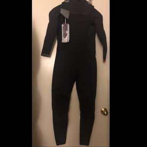 NWT- Billabong Women's Synergy 4/3 Wetsuit- SMALL